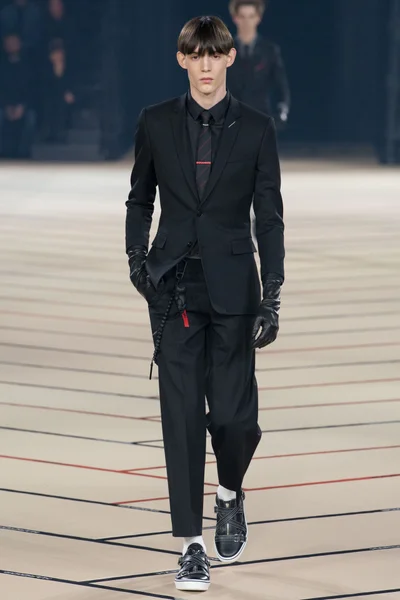 Look 1